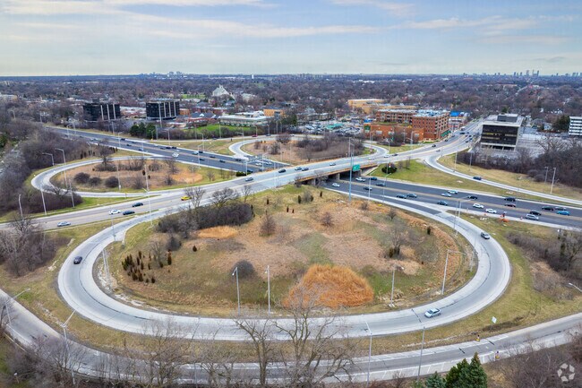 Edgebrook commuters can access I-94 to get downtown.