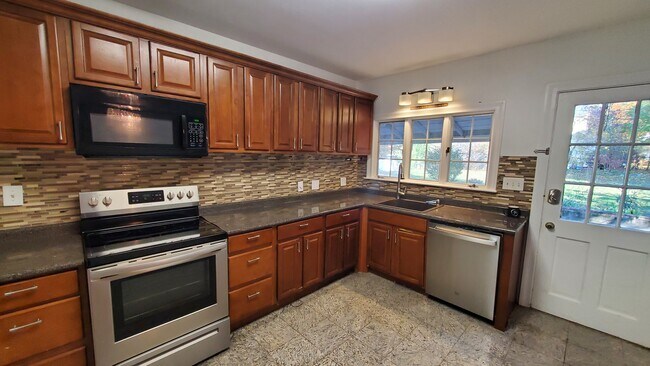 10 Webster St unit 1, Winchester, MA 01890 - photo 4