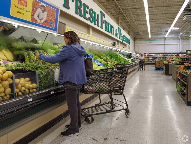 Find fresh produce and pantry staples at Pak 'N Save Foods in Floresta Gardens-Bradrick.