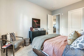 4664 Kenny Rd, Columbus, OH 43220