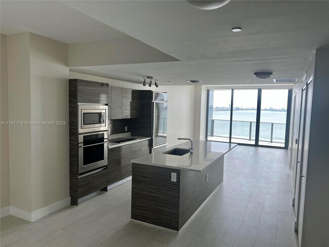 Icon Bay unit 1606, Miami, FL 33137 - photo 2