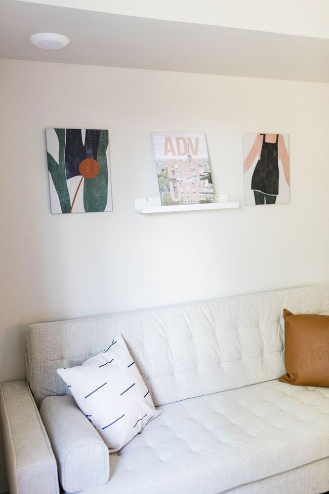 Furnished Apartments with flexible lease terms and unbeatable building amenities., Neenah, WI 54956 - photo 3