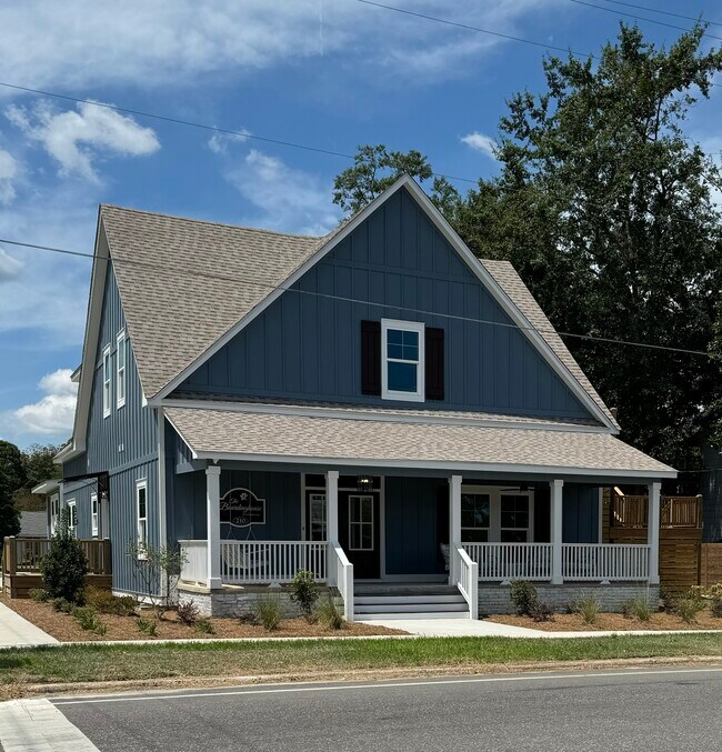 210 S Trammell St, Atmore, AL 36502