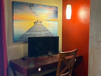 105 Robert Dr Unit Room # 1, Syracuse, NY 13210