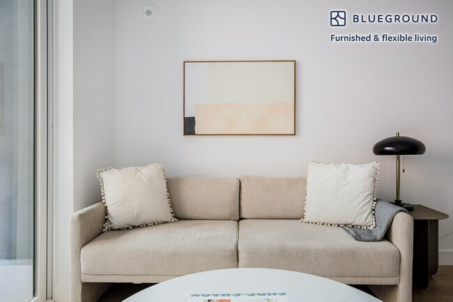 1130 N Orange Dr unit FL2-ID1303, Los Angeles, CA 90038 - photo 2