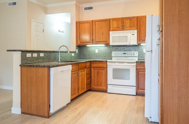 4875 S Balsam Way unit 10-101, Littleton, CO 80123 - photo 7