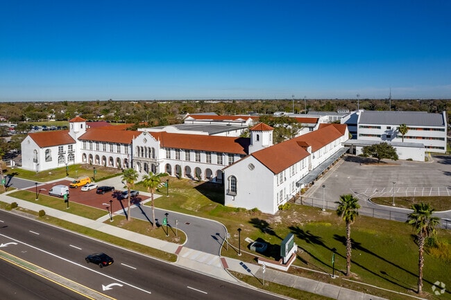 St. Petersburg High School has a student-teacher ratio of 21 to 41.