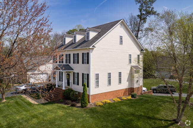 Echo Lake also known for its good schools and family-friendly environment, making it a great place to raise a family.