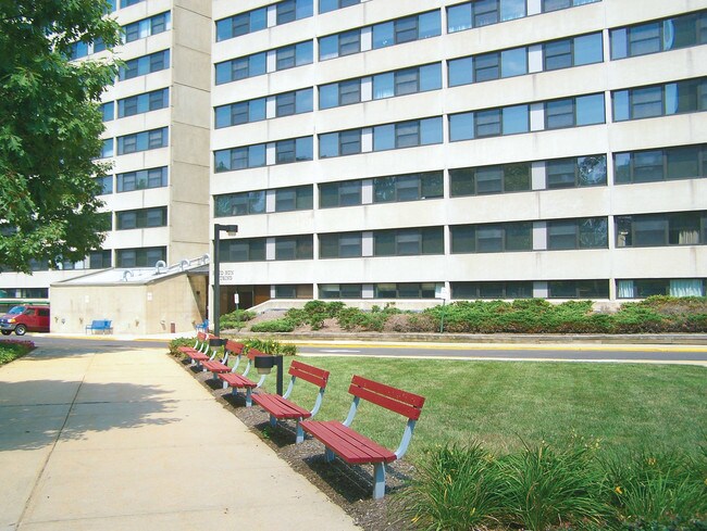 Pond Run Housing (62+), Trenton, NJ 08619 - photo 5