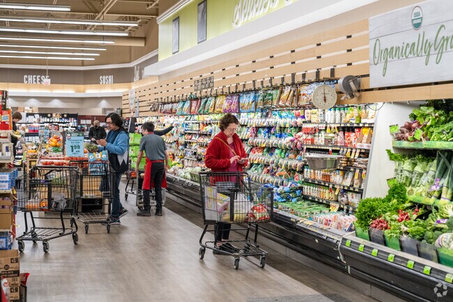North Skokie residents enjoy access to fresh produce at the local Jewel-Osco.