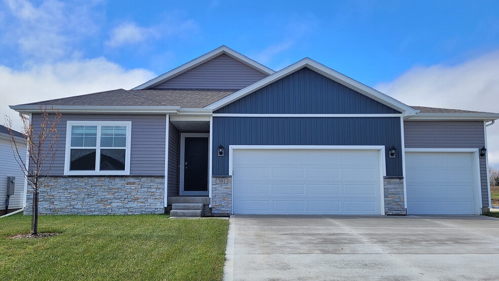 801 2nd St NE, Altoona, IA 50009 - photo 1