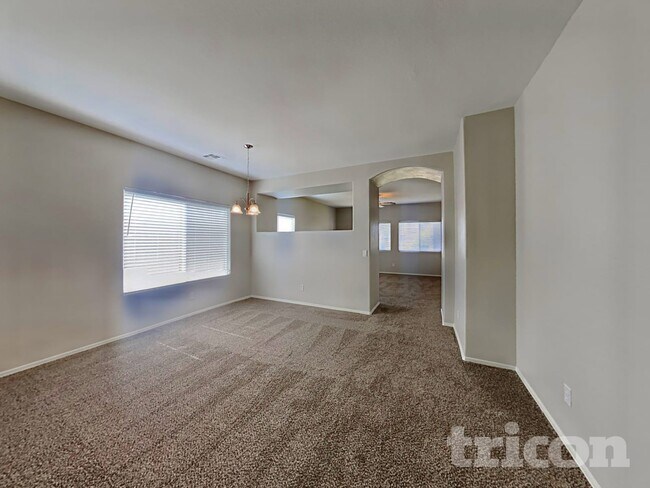 506 S 124th Ave, Avondale, AZ 85323 - photo 2