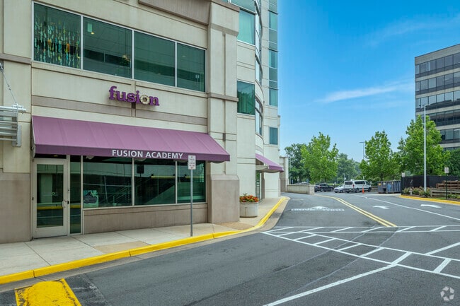 Parking for Fusion Academy Tysons in Vienna is available in the parking garage.