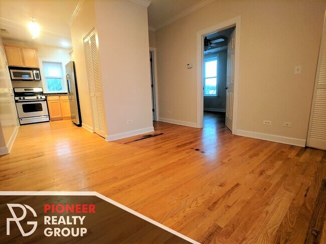 3256 N Clifton Ave unit 1, Chicago, IL 60657 - photo 6