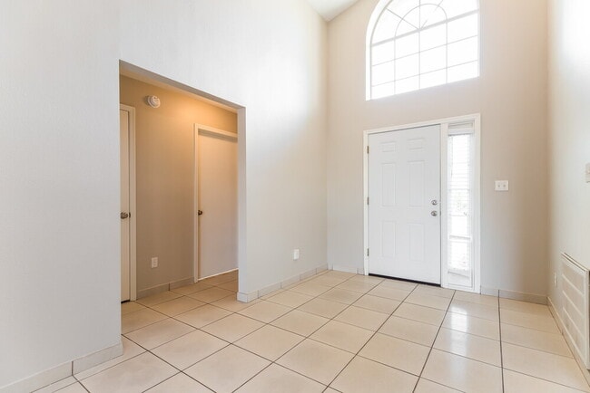 11831 Cranbourne Dr, Orlando, FL 32837 - photo 2
