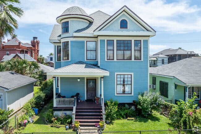 The East End Historic District features Victorian and Greek Revival style homes.