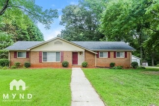 1201 Manchester Ln, Charlotte, NC 28227