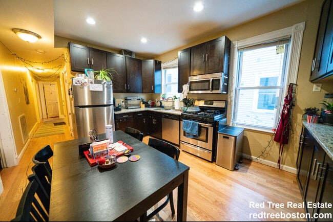 35 Calumet St unit 2, Roxbury Crossing, MA 02120 - photo 2