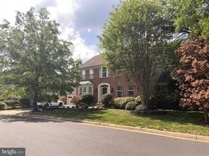 6032 Cliff Dr, Alexandria, VA 22315