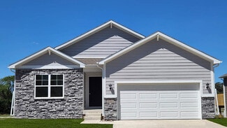 729 E Goldfinch Dr, Tiffin, IA 52340