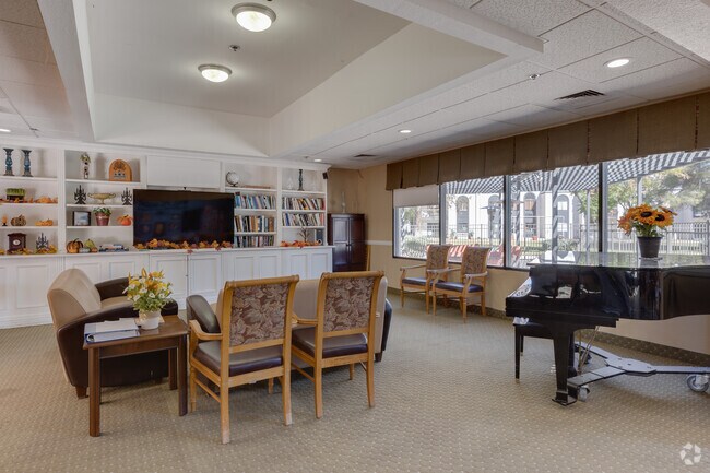 Elmwood Senior Living Chandler, AZ - Library