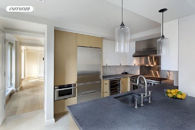 Phillips House Condo, New York, NY 10128 - photo 4