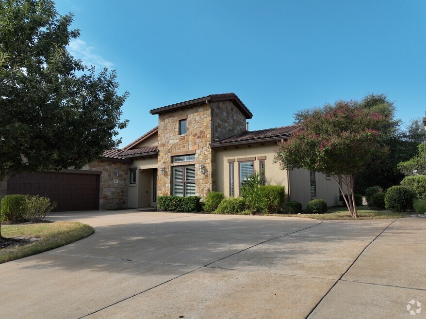 404 Amiata Ave unit 34, Lakeway, TX 78734 - photo 2
