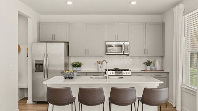 1081 Mourning Cloak Dr, Clarksville, TN 37043 - photo 4