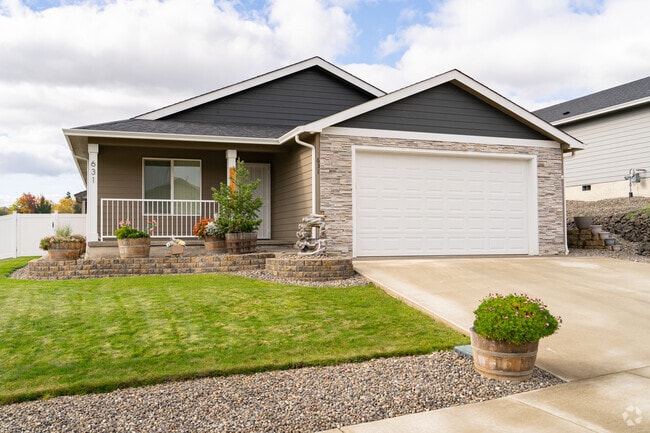 Many homes in the community are ranch-style, reflecting Winston’s relaxed pace of life.