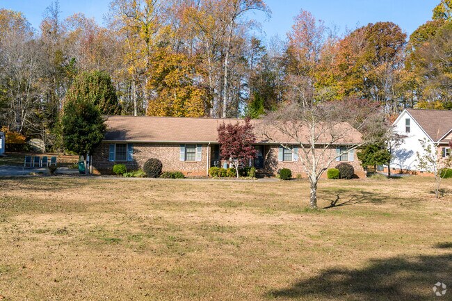 Many of the older homes in Lake Wylie are large elongated brick ranches.
