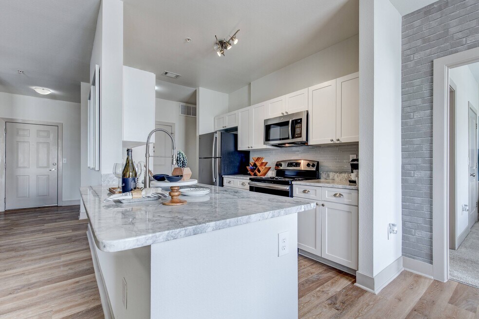 Shadow Ridge At Southlands 24750 E Applewood Cir, Aurora, CO