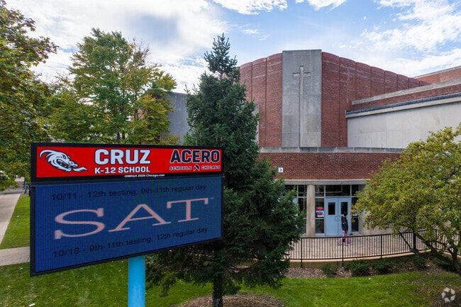 Acero - Sor Juana Ines de la Cruz School offers honors and AP classes.