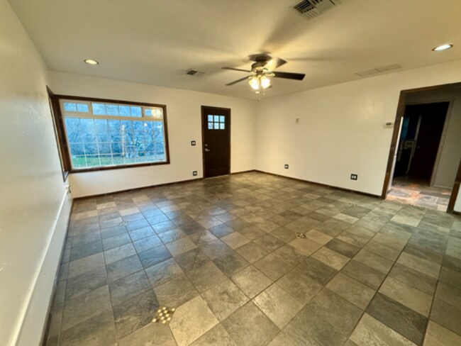 5810 US 30, the Dalles, OR 97058 - photo 2