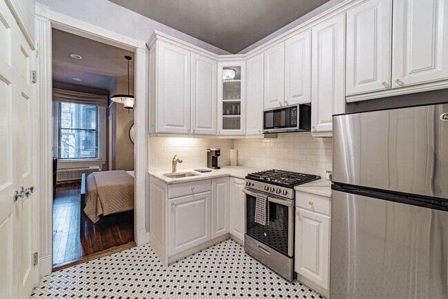 68 E Cedar St unit ID1360105P, Chicago, IL 60611 - photo 7