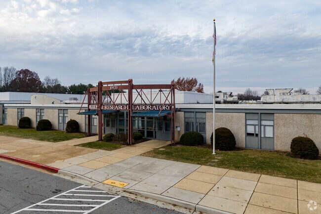 Some courses offered at the ARL are cybersecurity, graphic design and aerospace engineering.