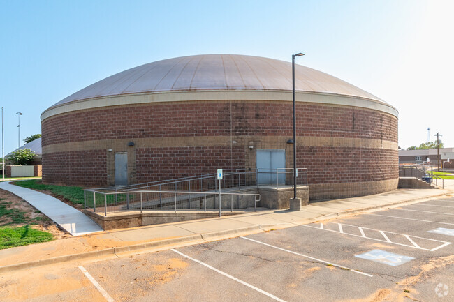 Dibble Middle School has a C grade on Niche.