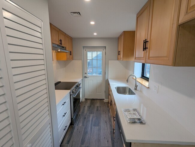 19 Shepard St unit 1, Brighton, MA 02135 - photo 7