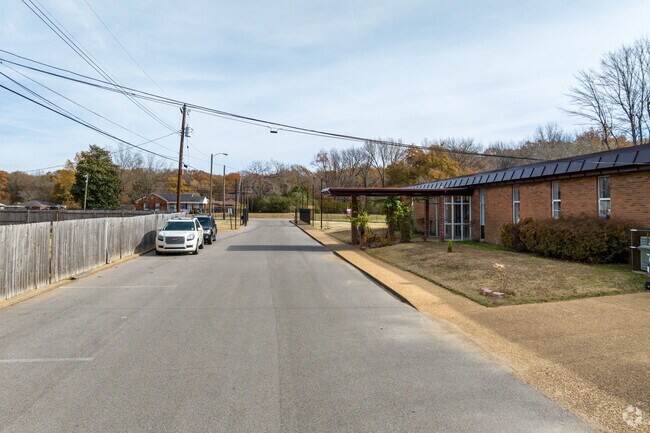 The wide drive at St. Joseph Elementary in Memphis makes drop-off and pick-up a breeze.