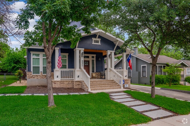 Alamo Heights craftsman homes are full of charm and modern amenities.