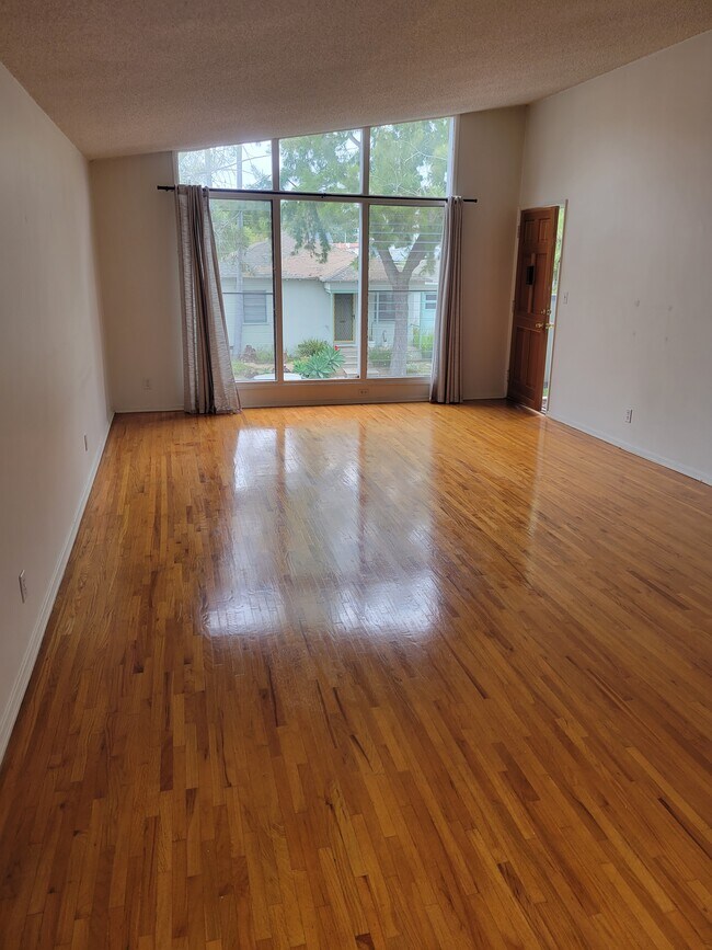 2318 10th St unit 1, Santa Monica, CA 90405 - photo 3