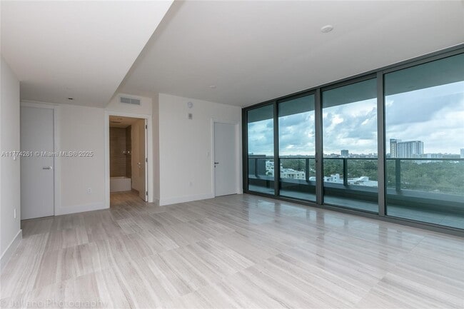 Echo Brickell unit 905, Miami, FL 33131 - photo 5