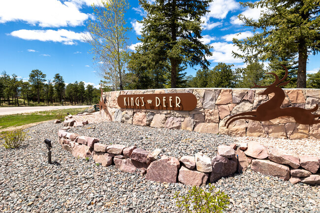 Kings Deer offers large secluded homes that are close to shopping and Highway 25.