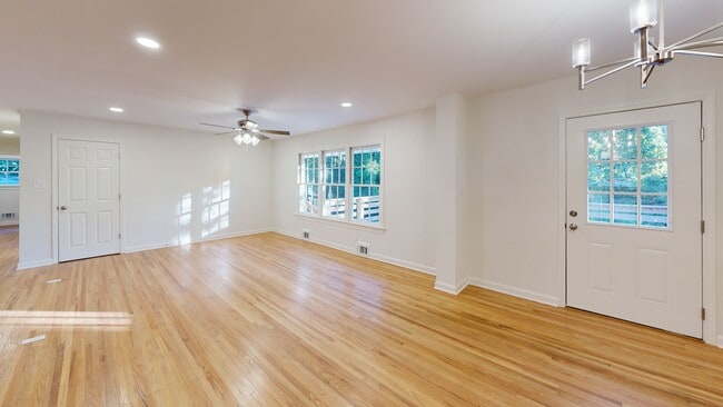 354 Greencrest Dr, Athens, GA 30605 - photo 2