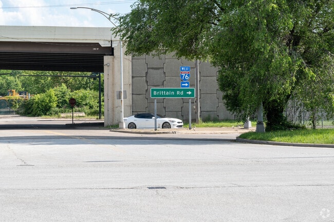 Goodyear Heights residents have easy access to Interstate 76.