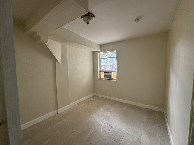 1838 NW 1st Place unit 2, Miami, FL 33136 - photo 5