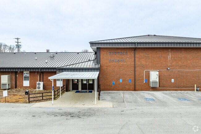 Central Elementary School had a student population of 430 as of 2023.