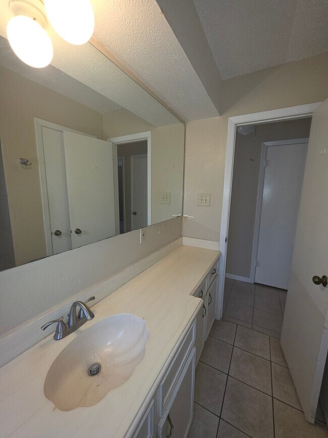 1205 Anne Ave unit A, Humble, TX 77338 - photo 5