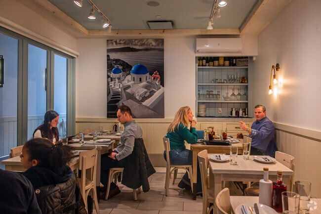 Taverna Kyclades Bayside is a very popular Greek restaurant.