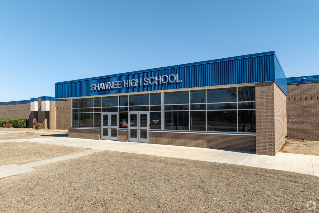 Shawnee High School has a competitive athletics program.