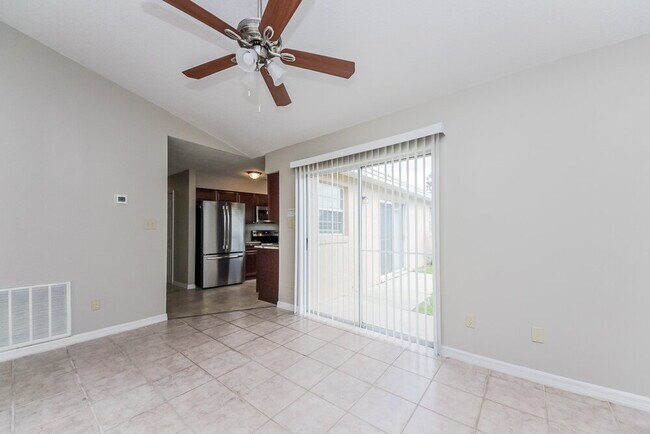212 Great Yarmouth Ct, Kissimmee, FL 34758 - photo 3